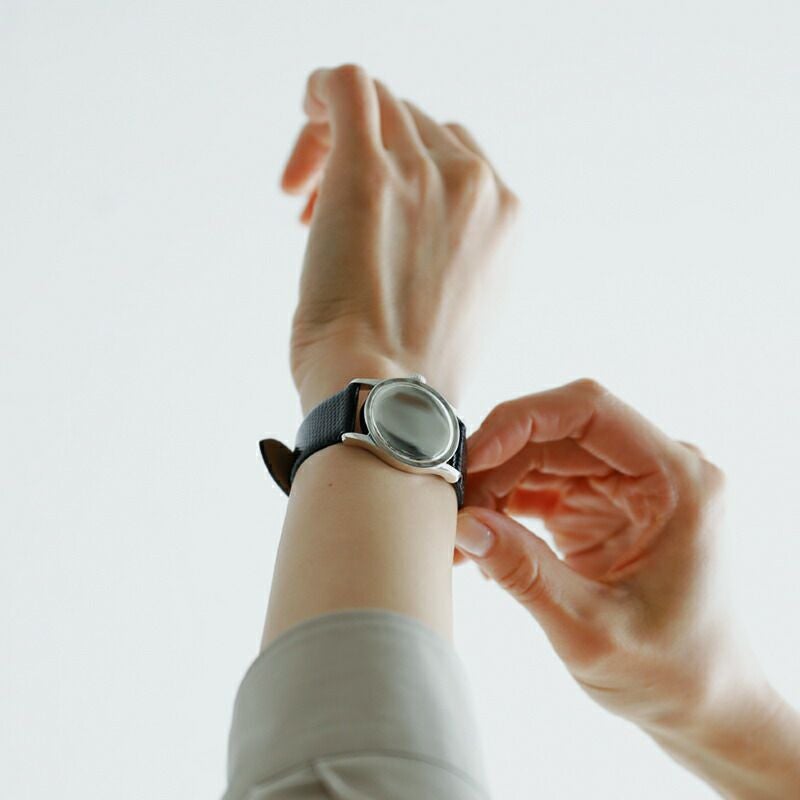 希少・未使用【Swatch Skin】ブレスレット腕時計　スターリングシルバー クーポン対象】_TOKI_ トキ リザードレザー スターリングシルバー