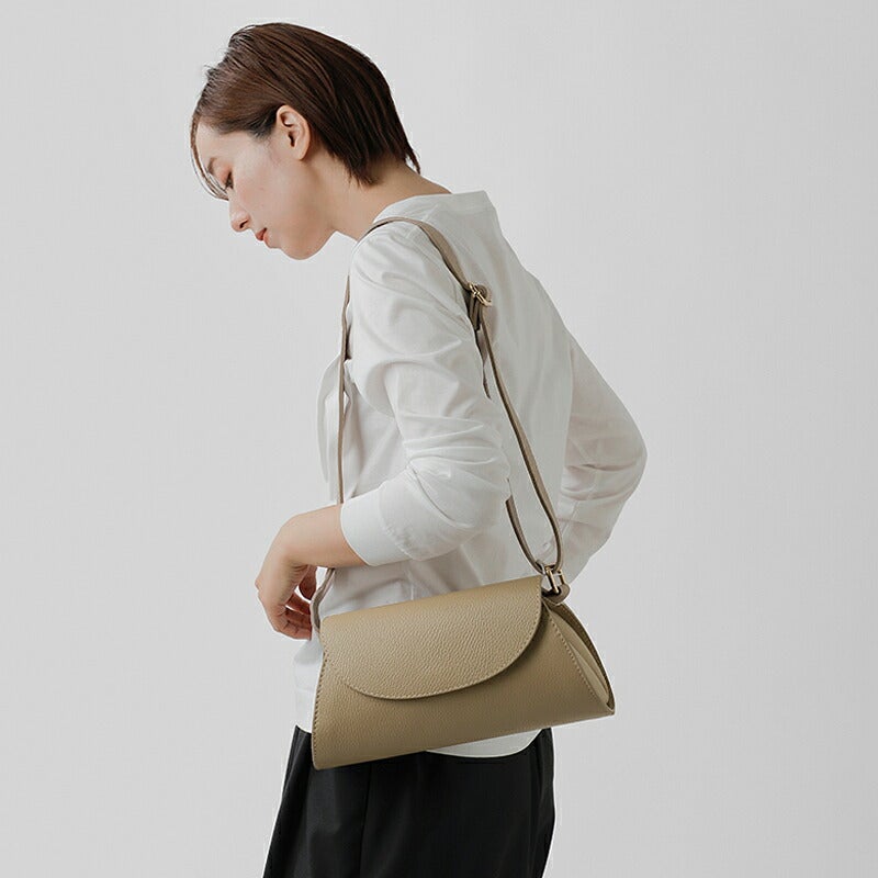 AULENTTI オウレンティ スクエア ショルダーバッグ st-y02-do