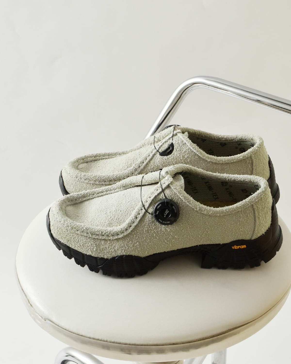 pg ピージー カウスエード ビブラムソール フリーロック シューズ