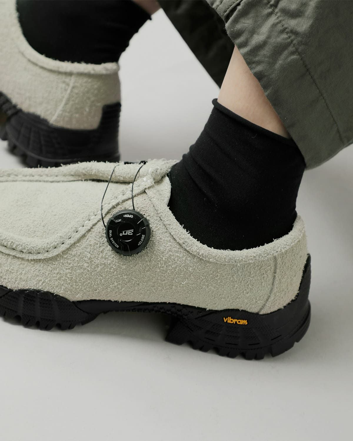 pg ピージー カウスエード ビブラムソール フリーロック シューズ