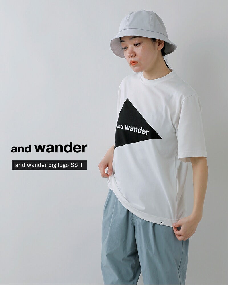 and wander アンドワンダー 速乾 ビッグロゴ 半袖Tシャツ and wander