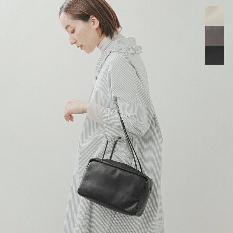 mee様御専用です。エヴァムエヴァ evameva レザー巾着 evam eva - mee様御専用です。エヴァムエヴァ evameva レザー巾着の