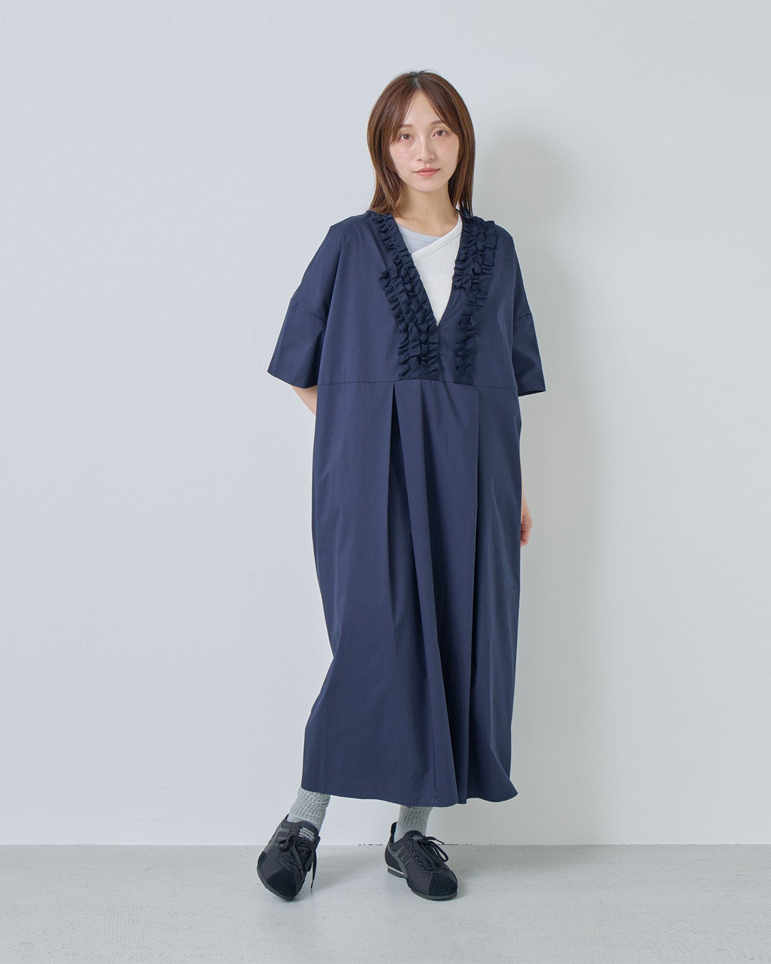 kelen ケレン フリルデザイン Vネック ワンピース “RIFFEW