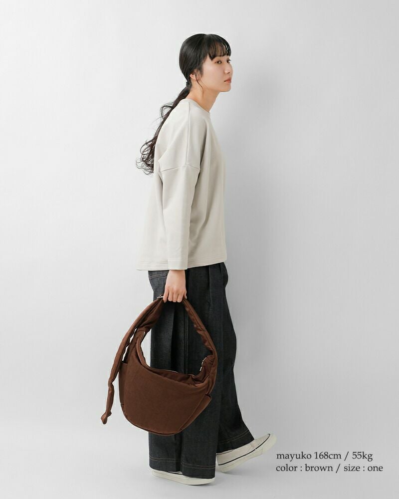 ITTI イッチ 撥水 三日月型 ショルダーバッグ ANNIE PUFFER TOWN MOON
