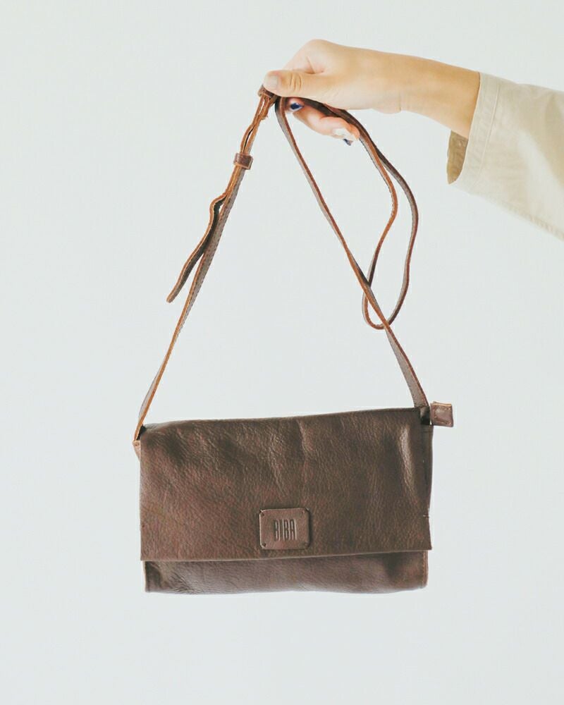 BIBA ビバ カウハイドレザー クロス フラップ バッグ “CHESTER TB