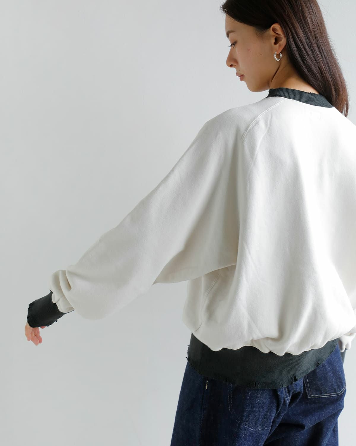 3こ1】【50%OFF】KURO クロ フリーダムスリーブ クルーネック