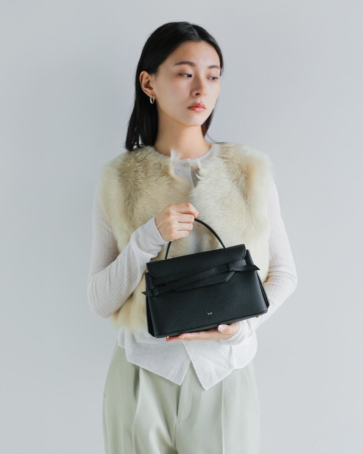 TOV トーヴ カウレザー シボ クロスリボン 2way ショルダー