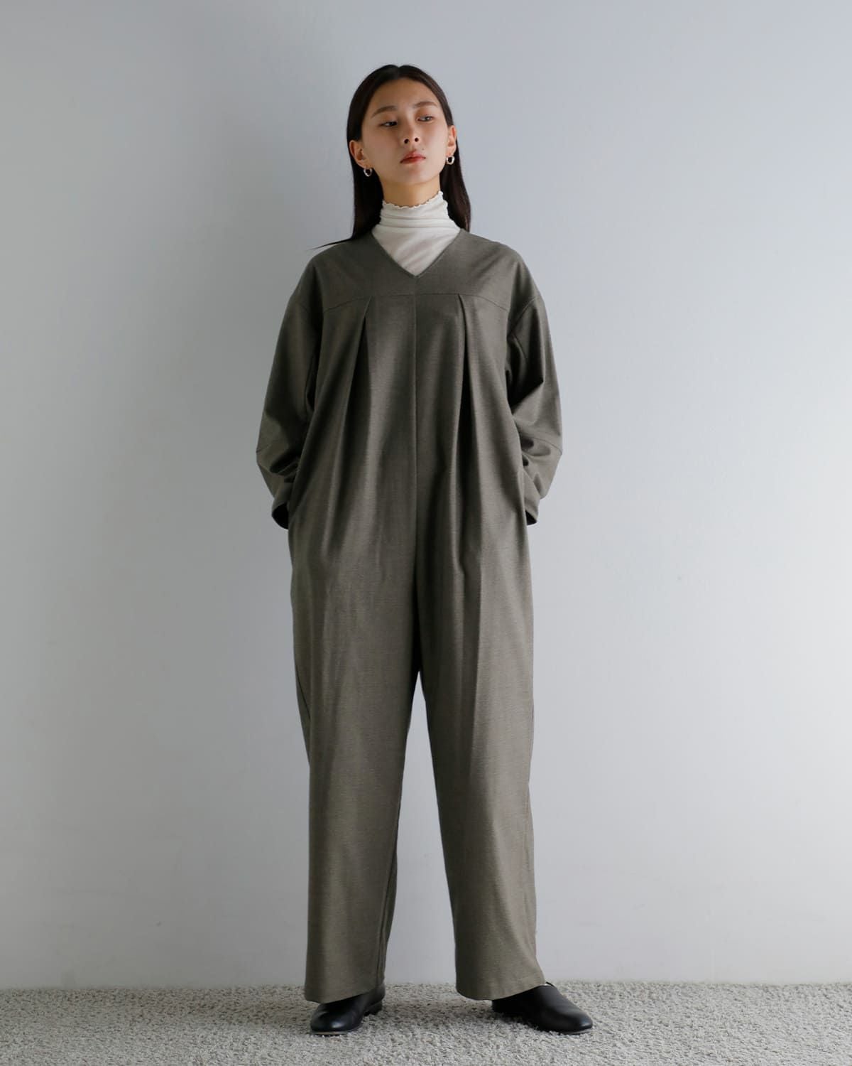 Mac　LOHEN オールインワン　size38 ライトカーキ 40%OFF】MANOF マノフ ラッフルカラー オールインワン 89112-5112