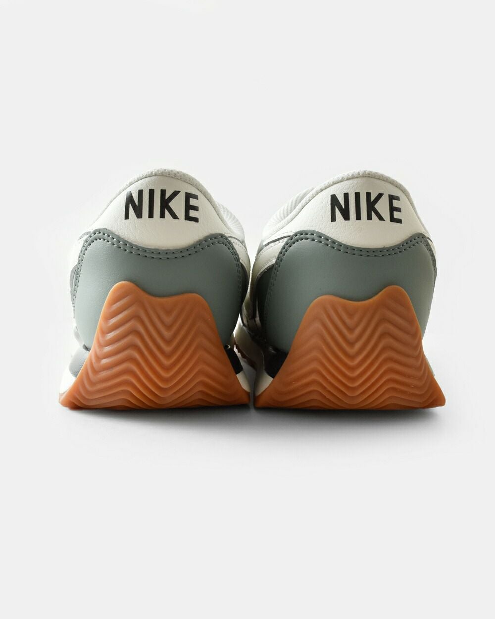 NIKE ナイキ パシフィック レザー スニーカー im4006 レディース【海外