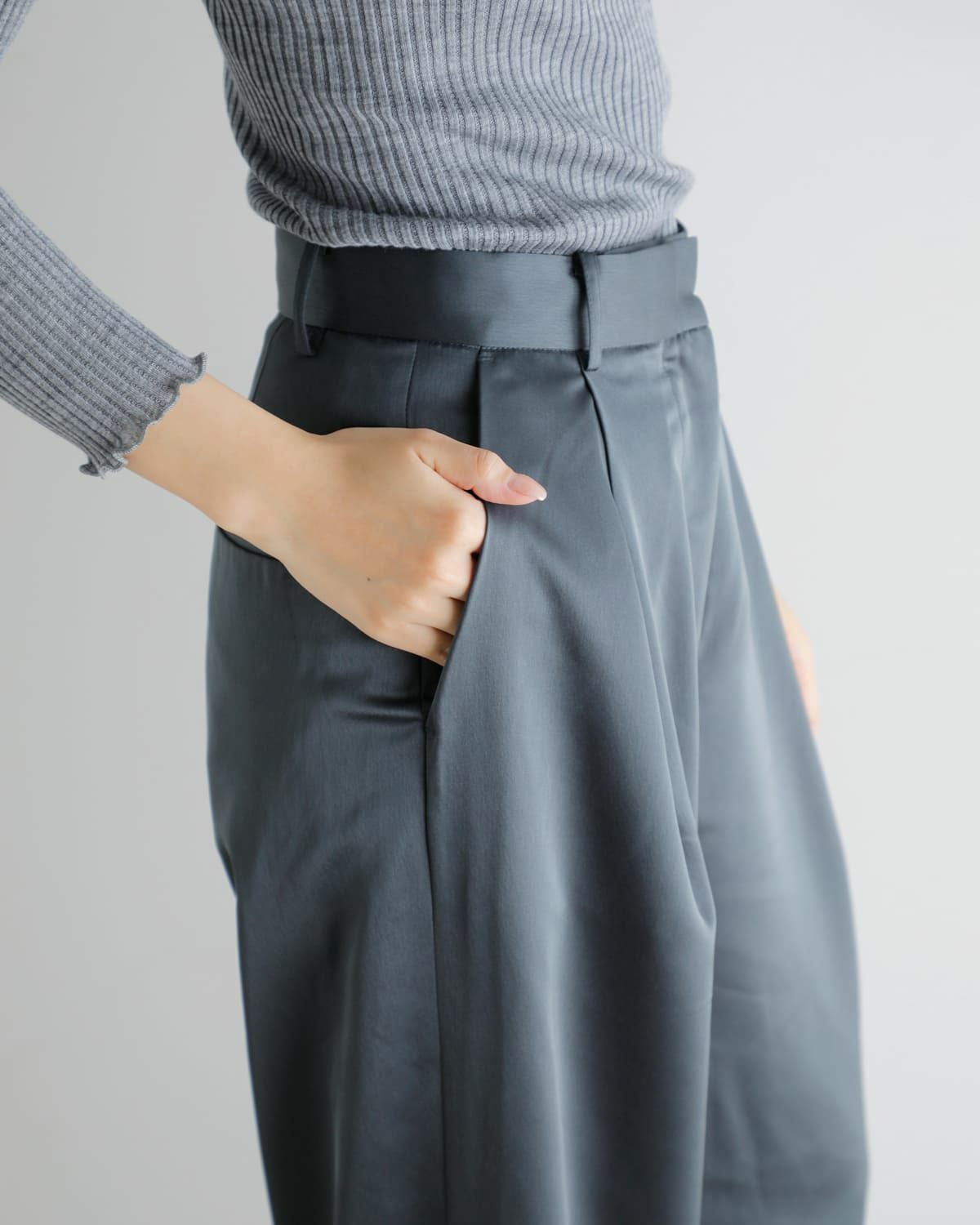 50%OFF】anuke アンヌーク サテン タック パンツ “Satin Tuck Pants