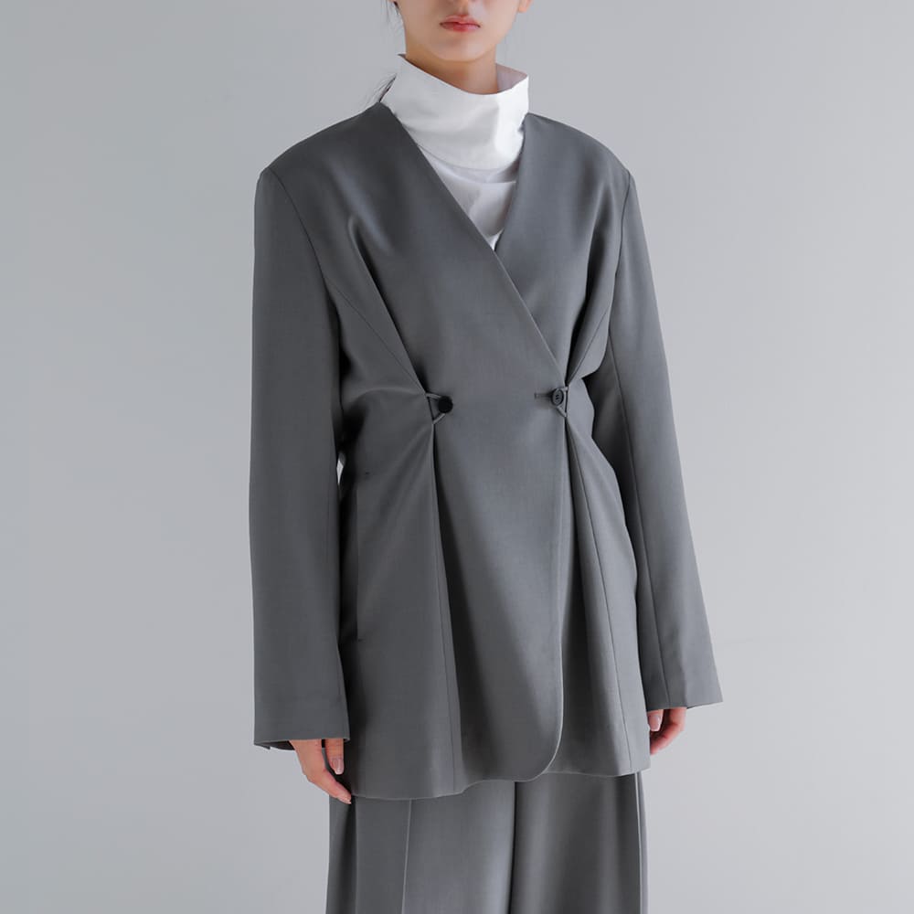 Hella ヘラ ダブルボタン ノーカラージャケット “DOUBLE BUTTON NO