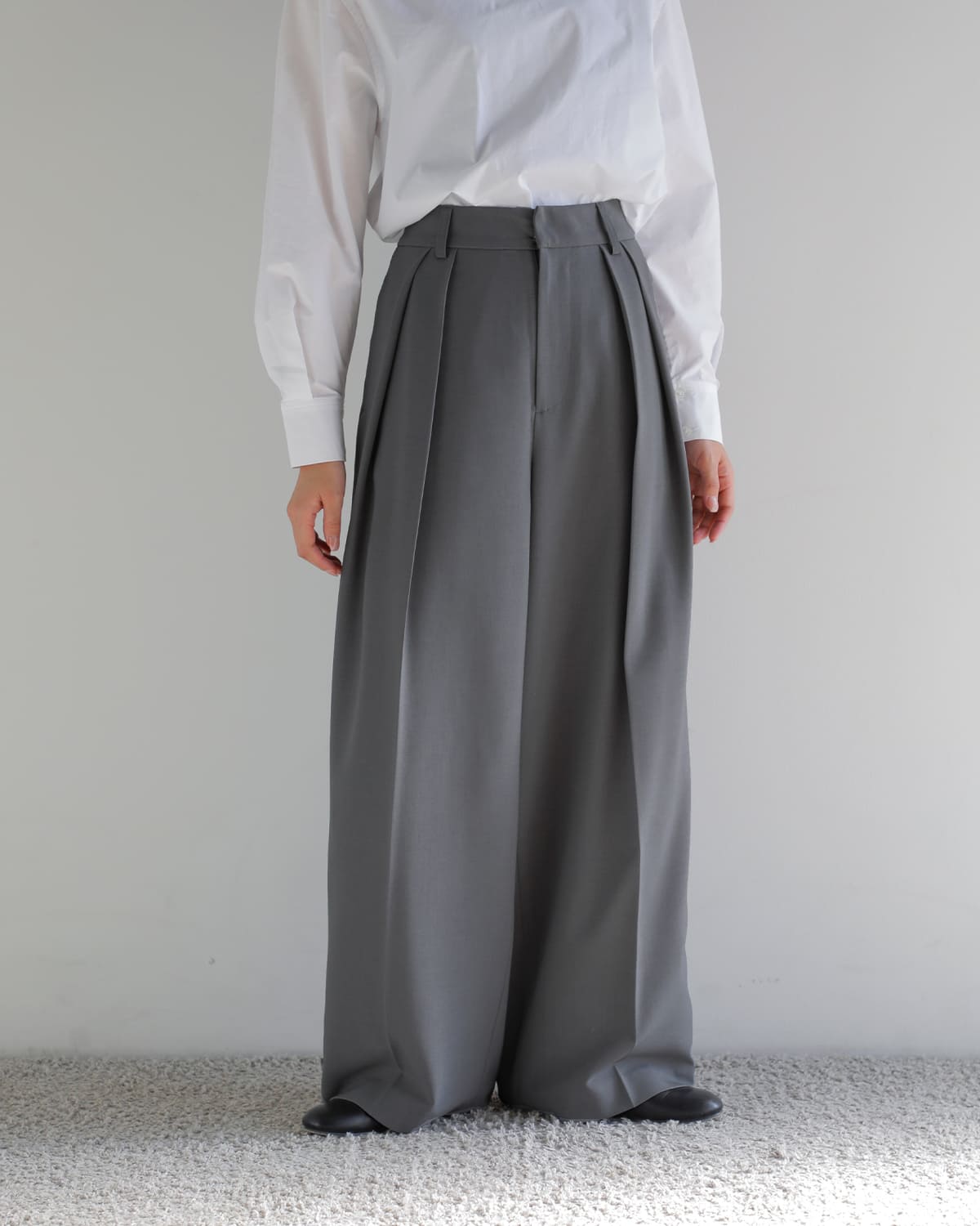 30%OFF】Hella ヘラ ダブルタック ワイドパンツ “DOUBLE TUCK WIDE