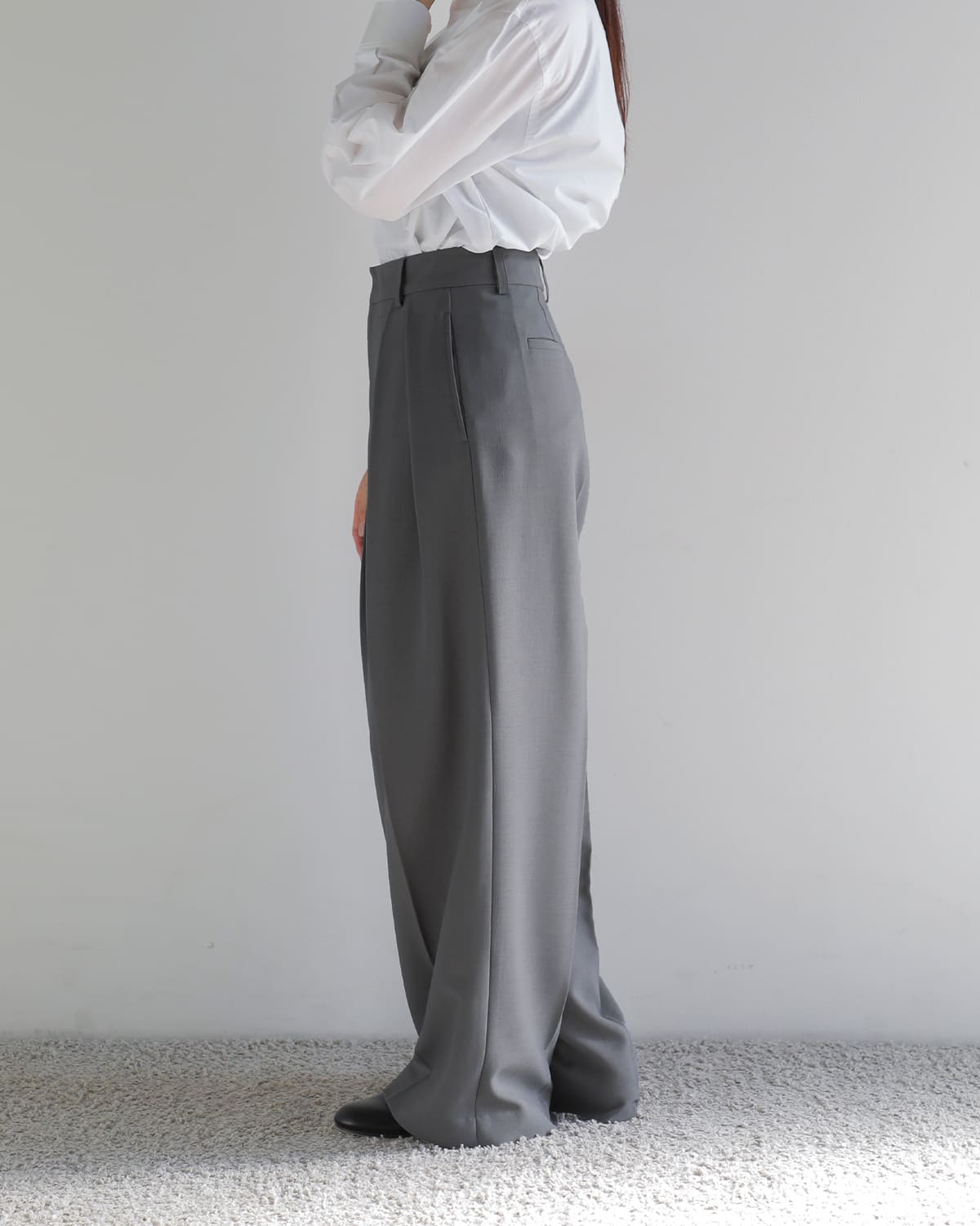 30%OFF】Hella ヘラ ダブルタック ワイドパンツ “DOUBLE TUCK WIDE