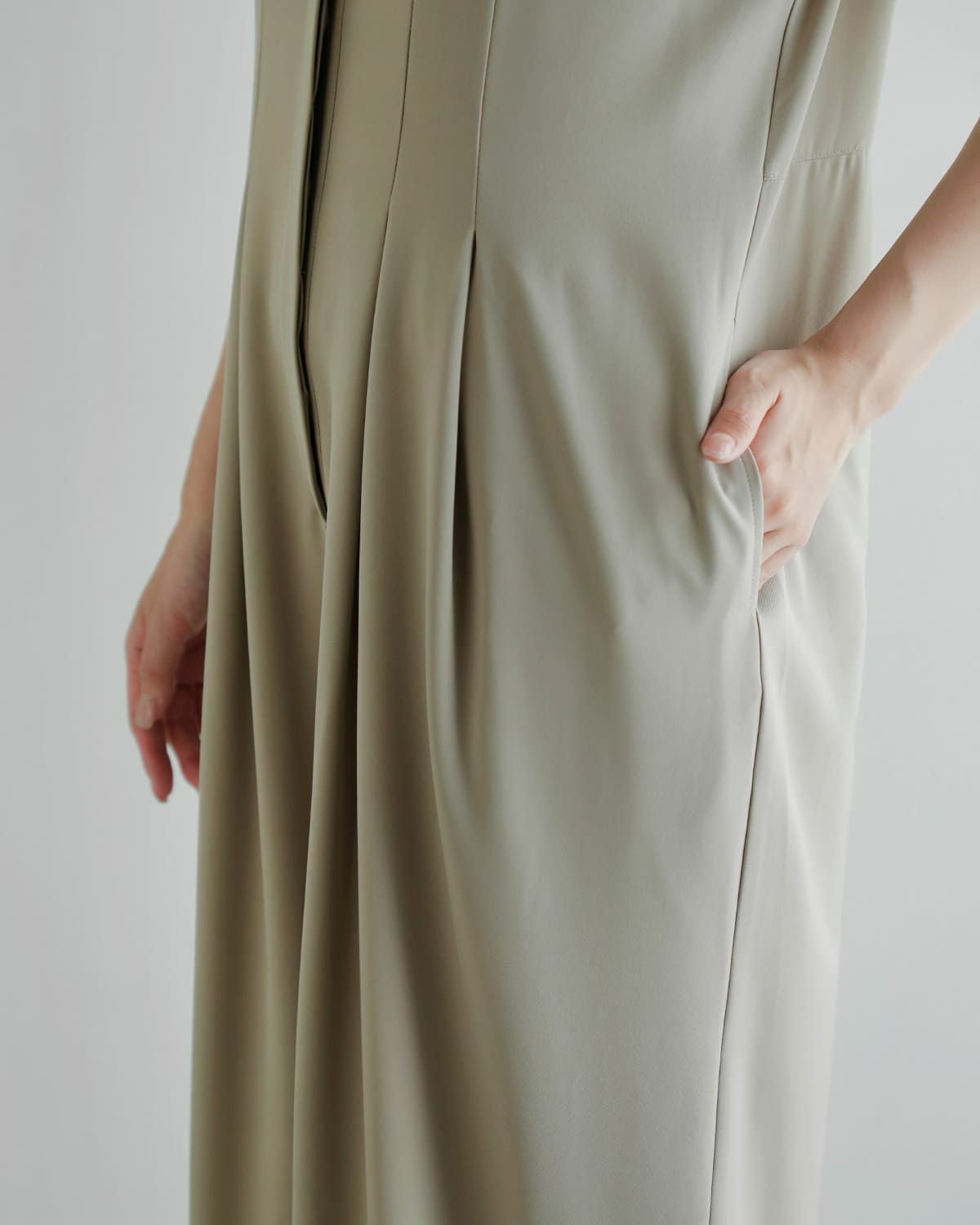Hella ヘラ ワイドタック ジャンプスーツ “WIDE TUCK JUMPSUIT” h261