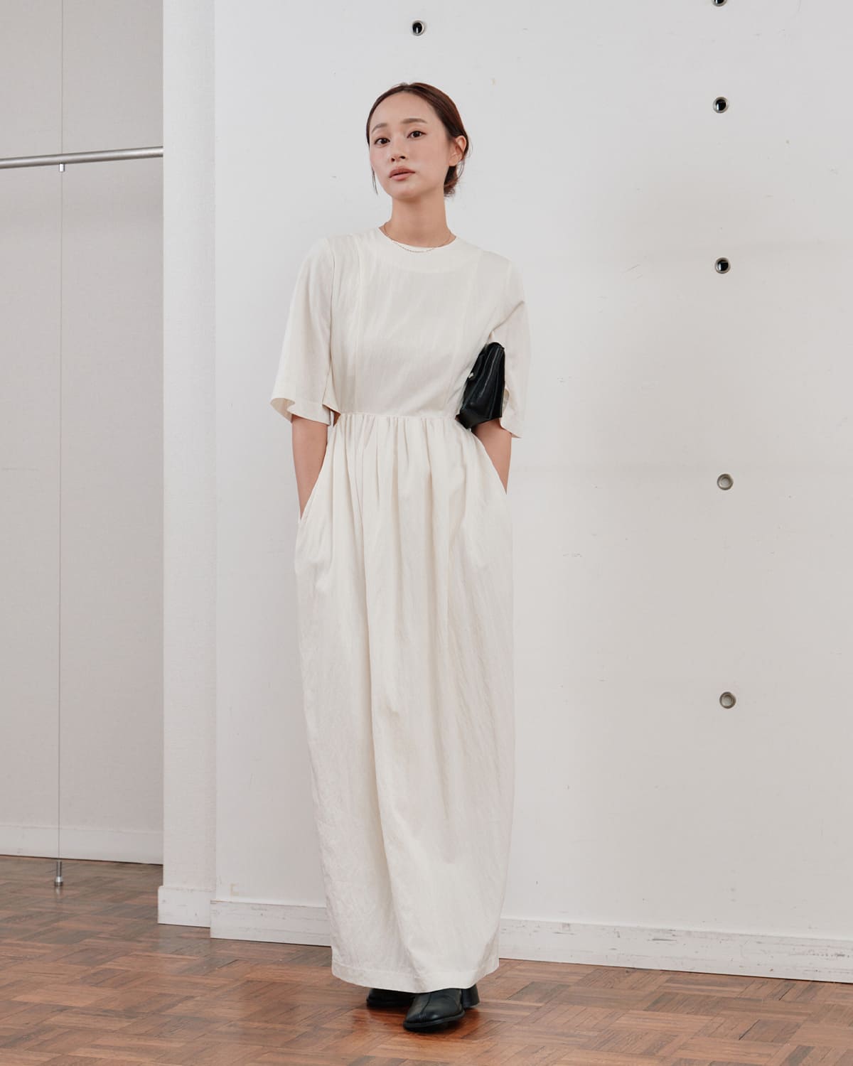 Hella ヘラ ウエストサイドスリット コクーン ドレス “WAIST SIDE SLIT