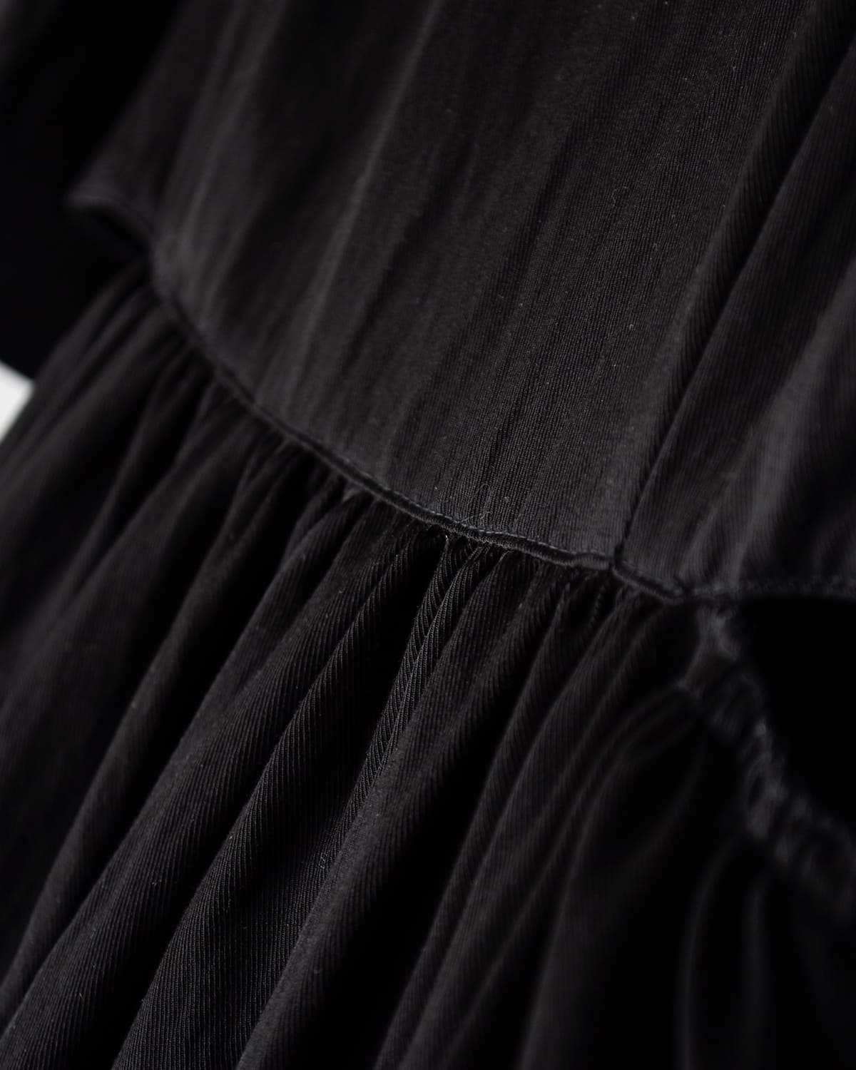 Hella ヘラ ウエストサイドスリット コクーン ドレス “WAIST SIDE SLIT