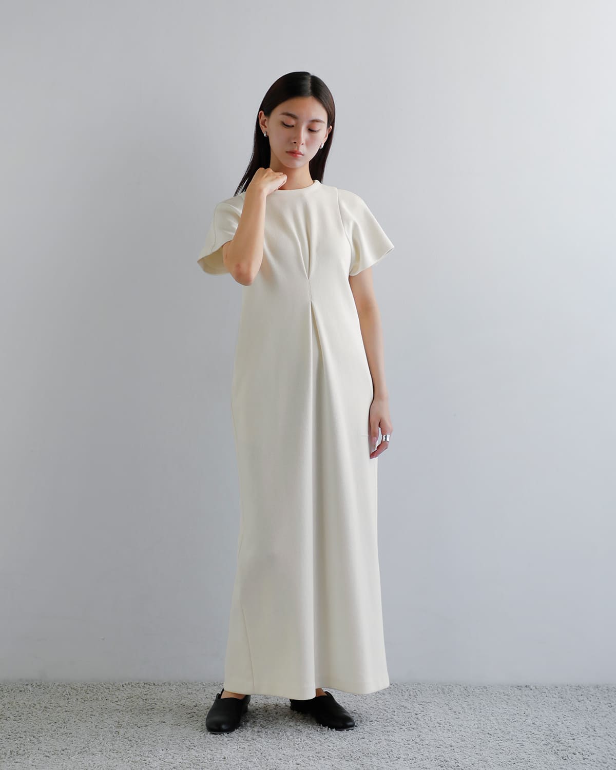 Hella ヘラ フロント タック コクーン ドレス “FRONT TUCK COCOON