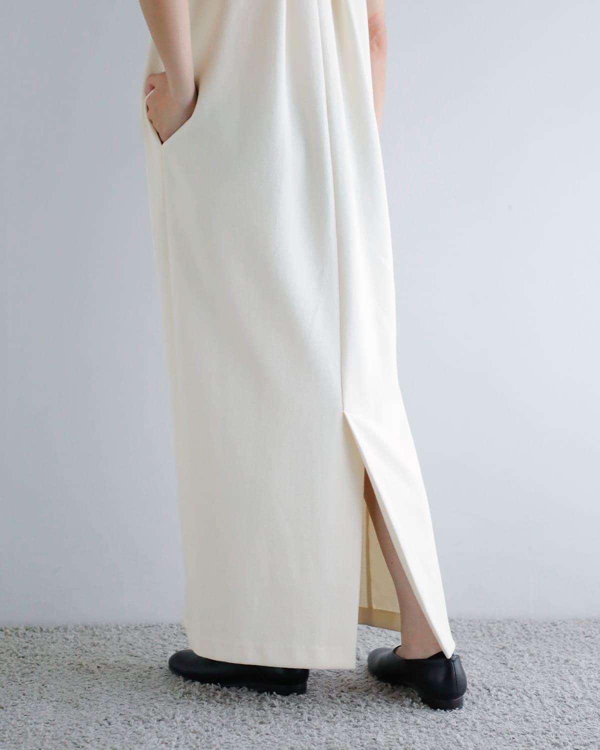 Hella ヘラ フロント タック コクーン ドレス “FRONT TUCK COCOON