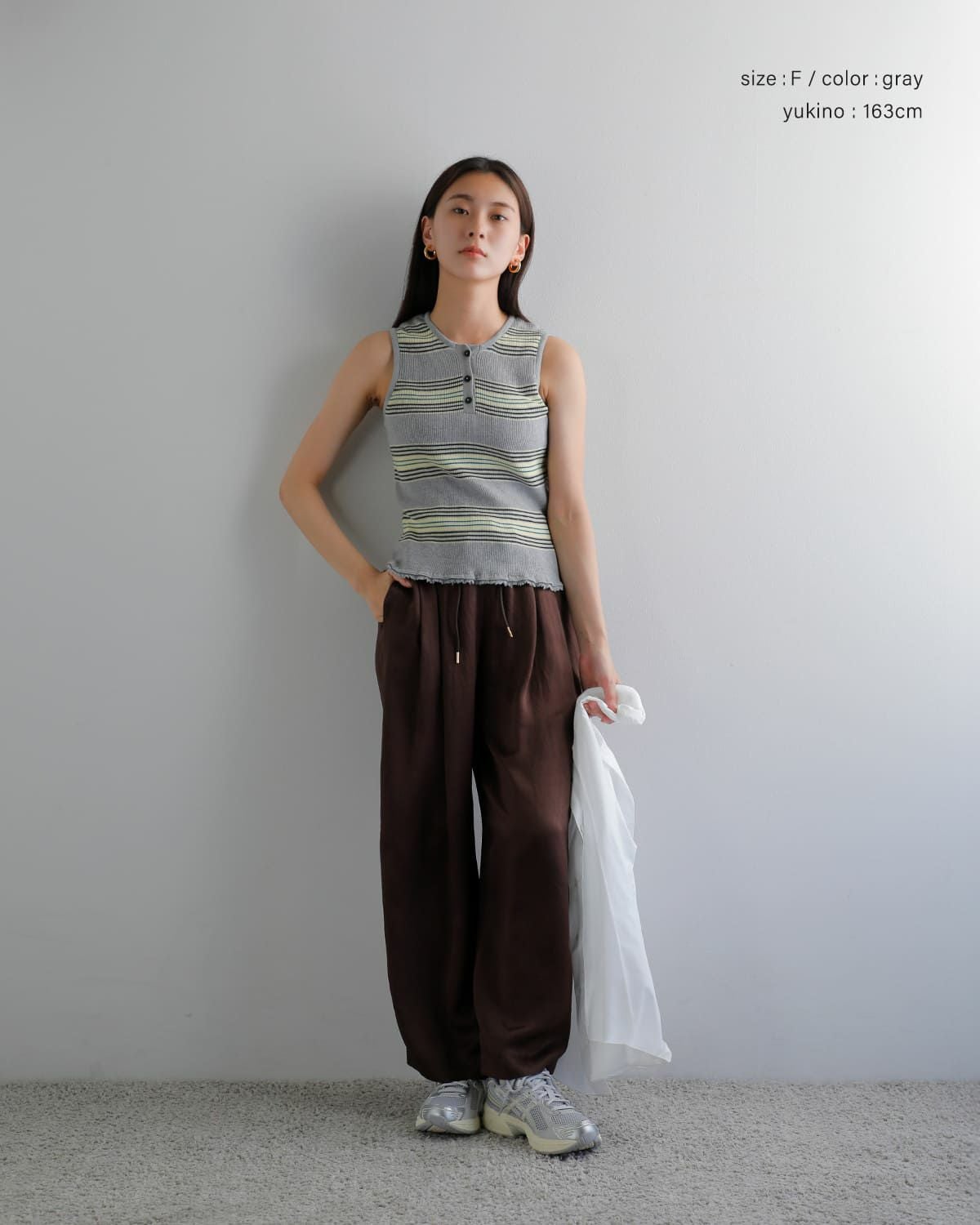 AKANE UTSUNOMIYA アカネウツノミヤ コットン ノースリーブ 裾フリル