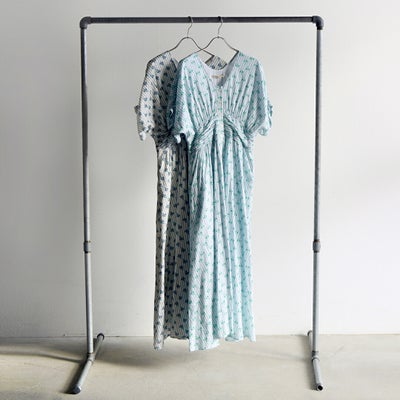 コットン ジャガードストライプ スモールフラワープリント ウエストギャザー ドレス Cotton Jacquard Stripe Small Flower Print Waist Gather Dress