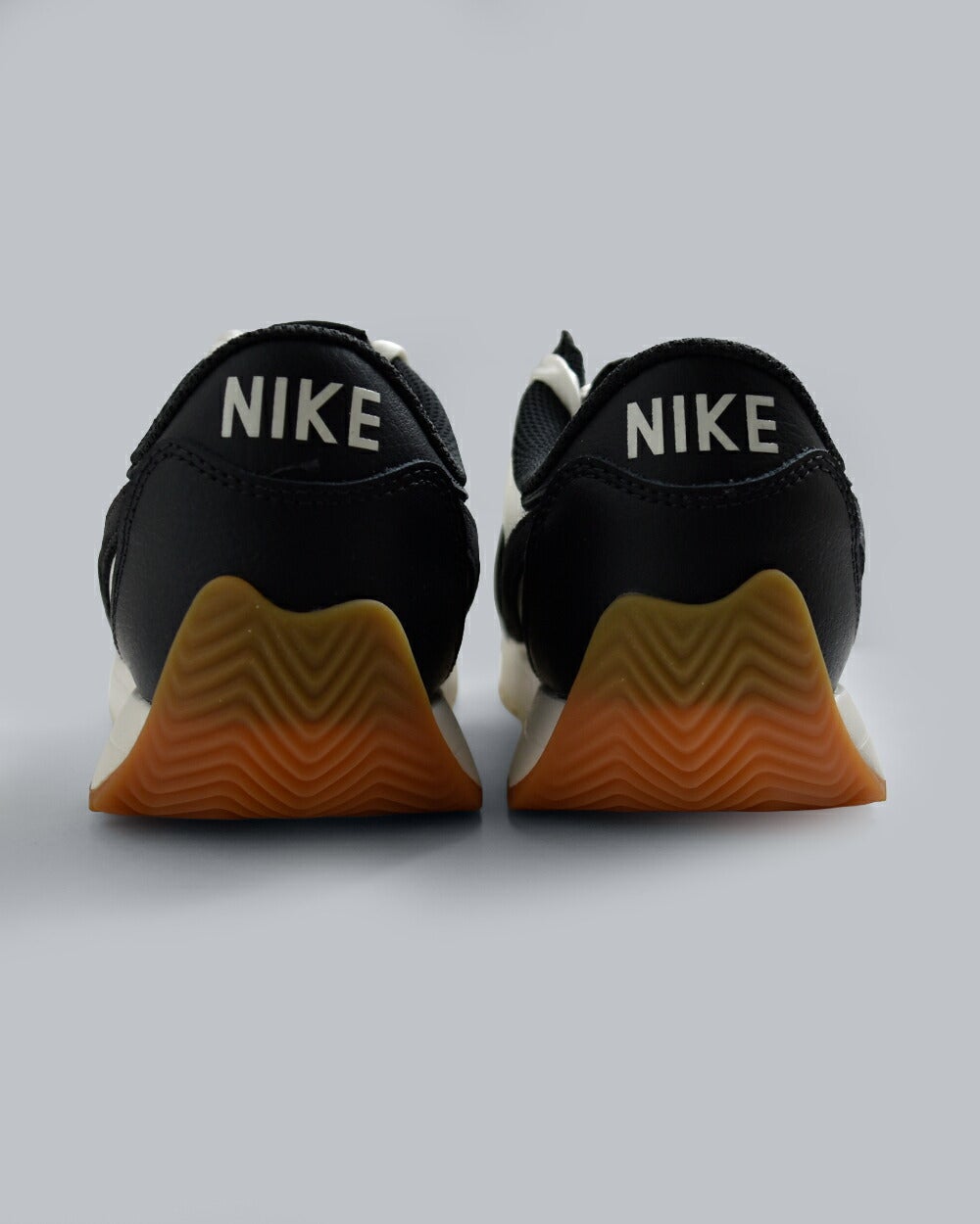 NIKE ナイキ ウィメンズ パシフィック レザー スニーカー iq2972