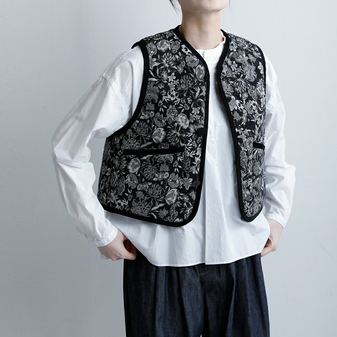 【美品】LAVENHAM ジャガード 花柄 クロップド ベスト　イギリス製 LAVENHAM｜ジャガード クロップド ソーンハム ベスト “JACQUARD
