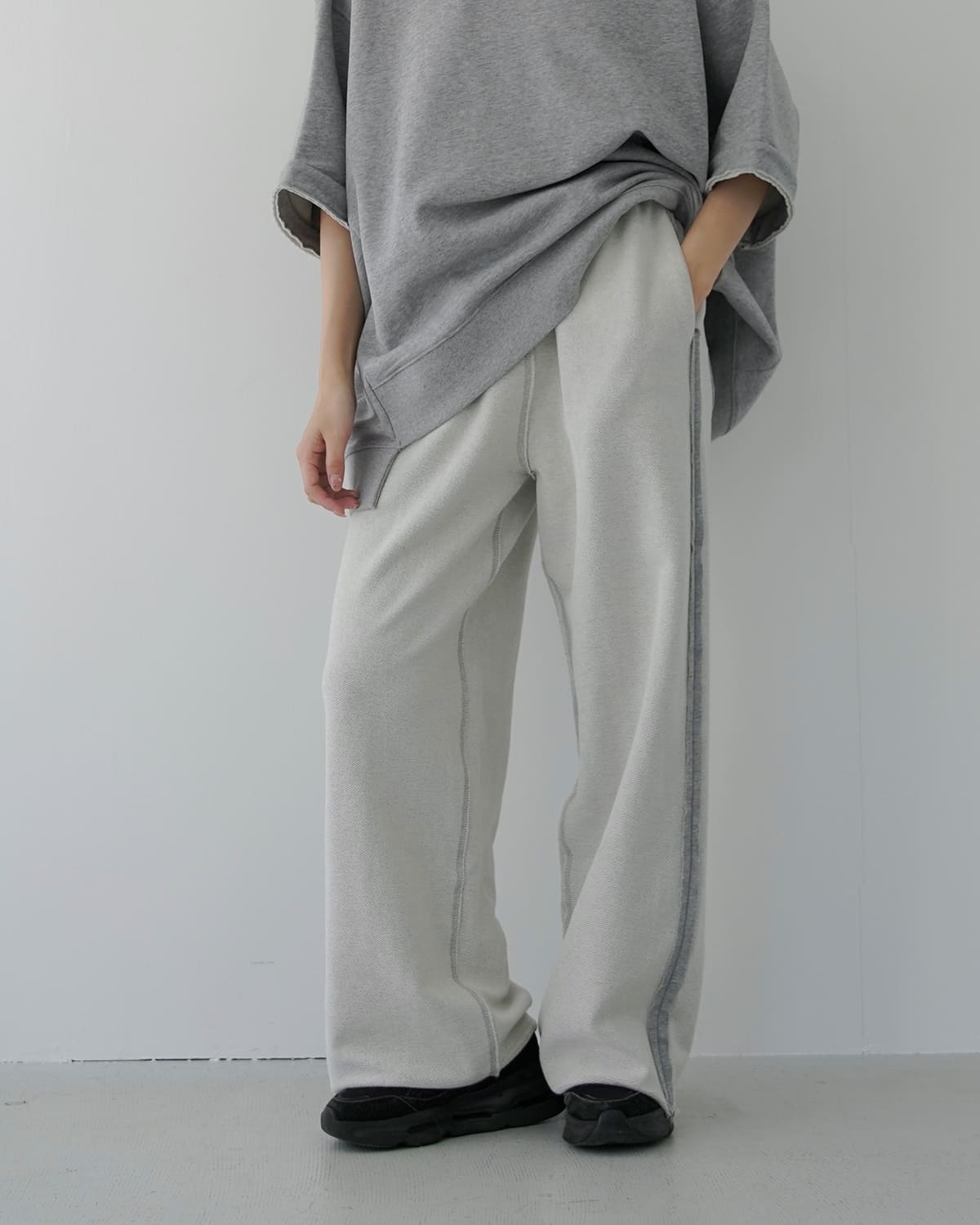 FLOWER フラワー リバース サイド スウェットパンツ “Reverse side