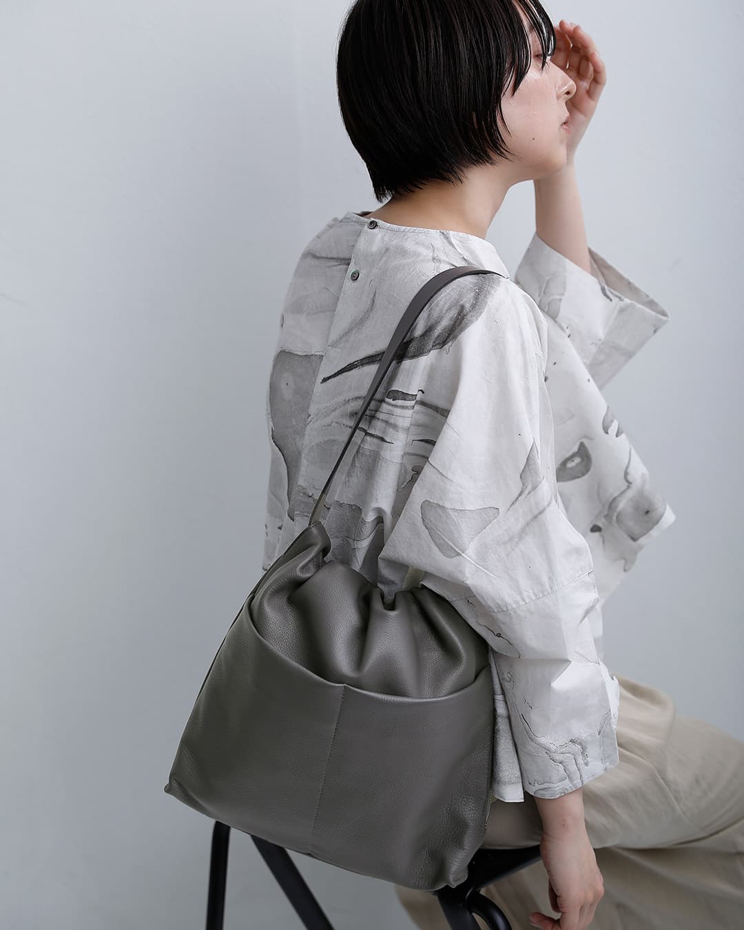 POMTATA ポンタタ カウレザー 巾着 変形トートバッグ TIO MA TOTE tio