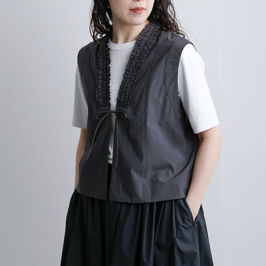 yori ビッグフリルリネンジレ 中古・古着通販】yori (ヨリ) ダブルクロスフリルジレ ブラック サイズ