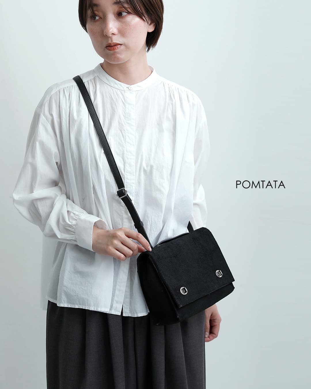 POMTATA ポンタタ カウレザースエード スクエア フラップショルダー