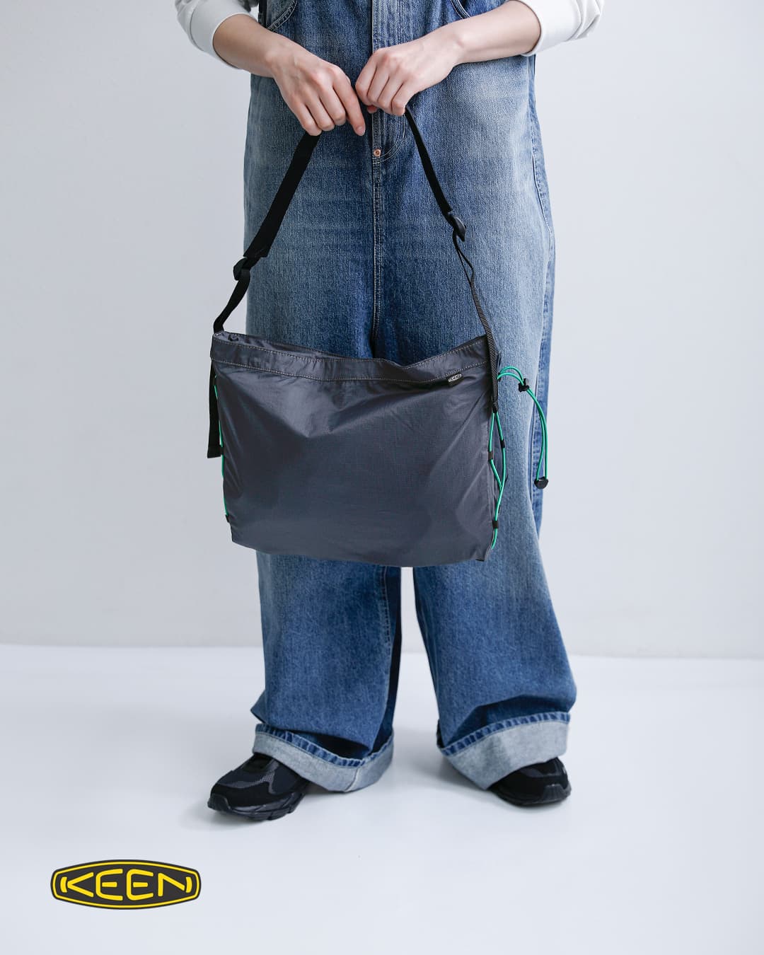 KEEN キーン ナイロンシェル ショルダーバッグ NYLON SHELL SHOULDER