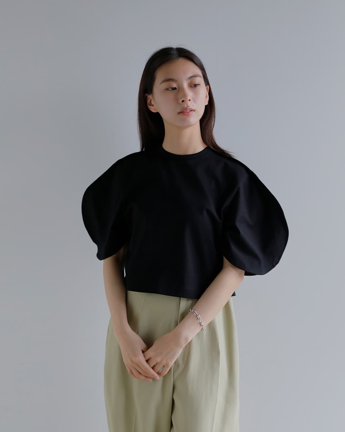 CINOH チノ コットン天竺 クロップド プルオーバー “REFINA enso/円相
