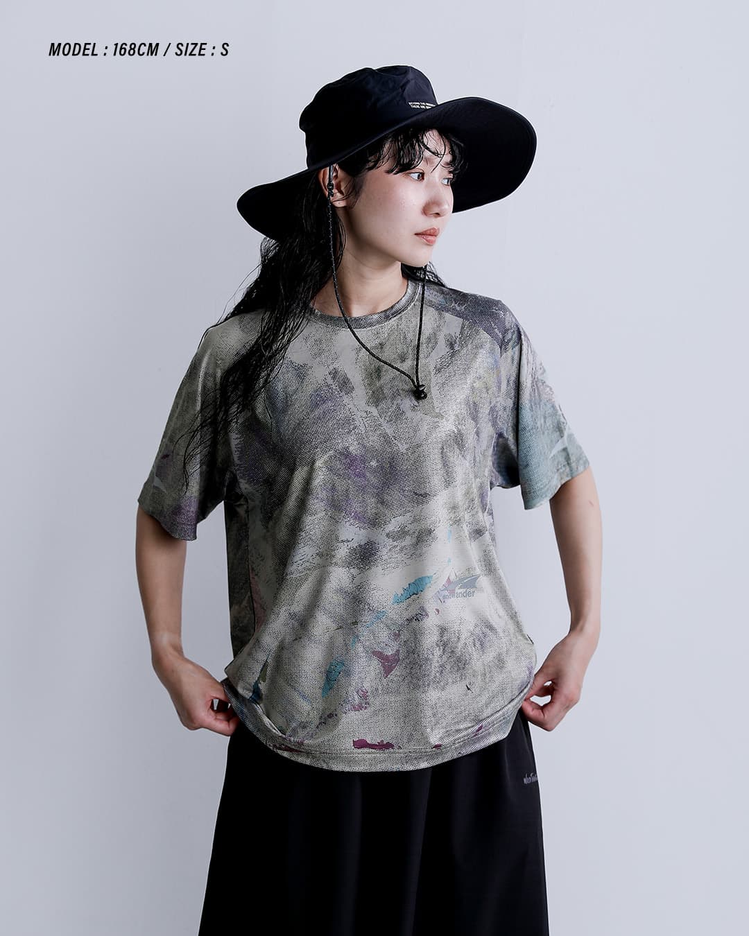 and wander アンドワンダー ×ALTRA アルトラ グラフィック 半袖Tシャツ