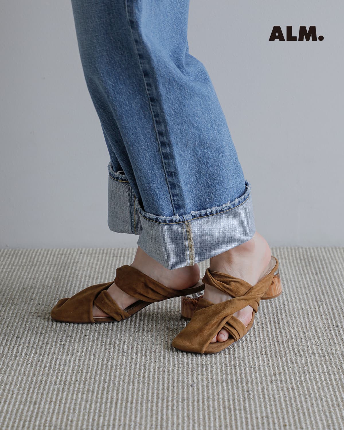ALM. アルム スクエアトゥ レザー ミュール “MARIA LEATHER MULES