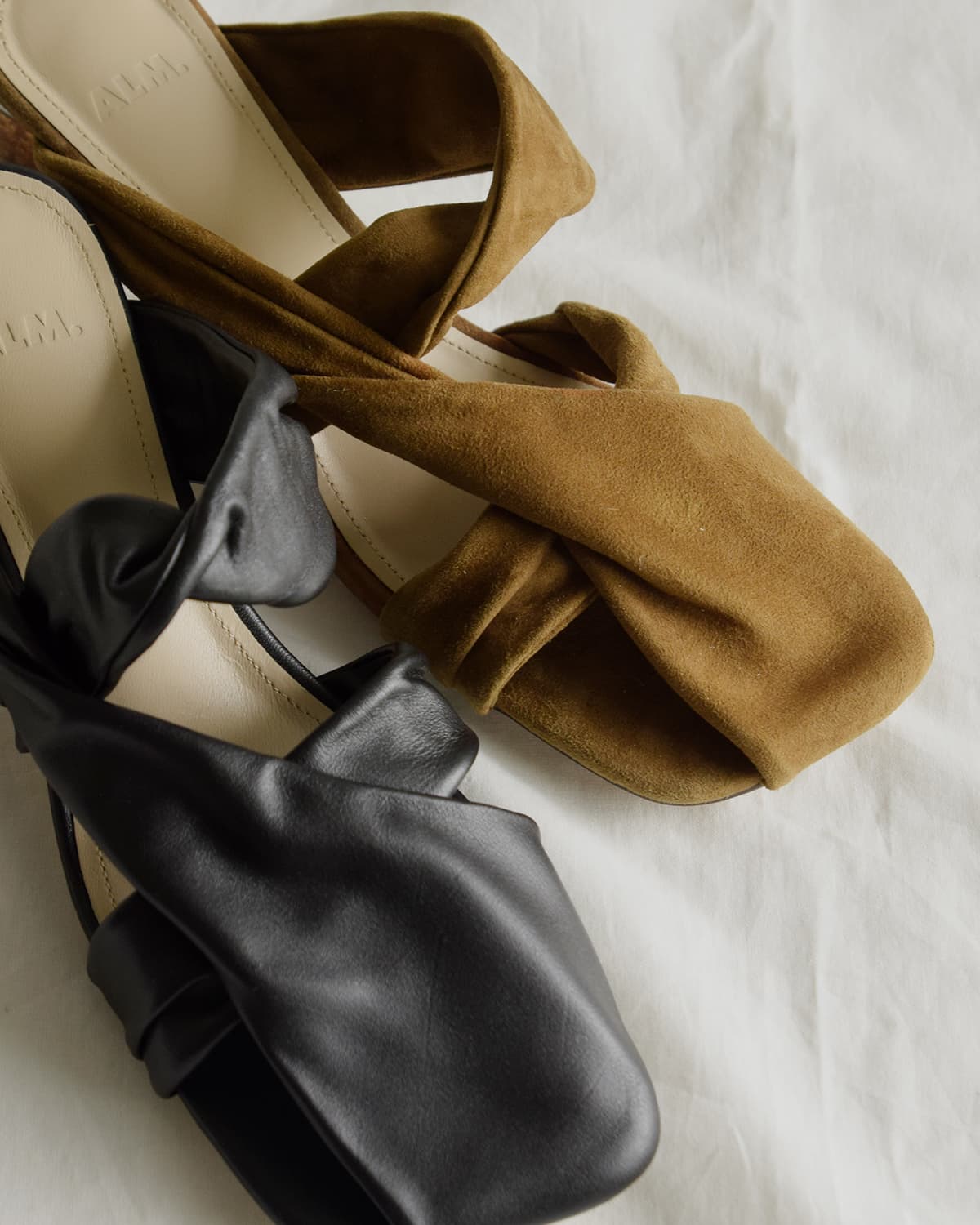 ALM. アルム スクエアトゥ レザー ミュール “MARIA LEATHER MULES