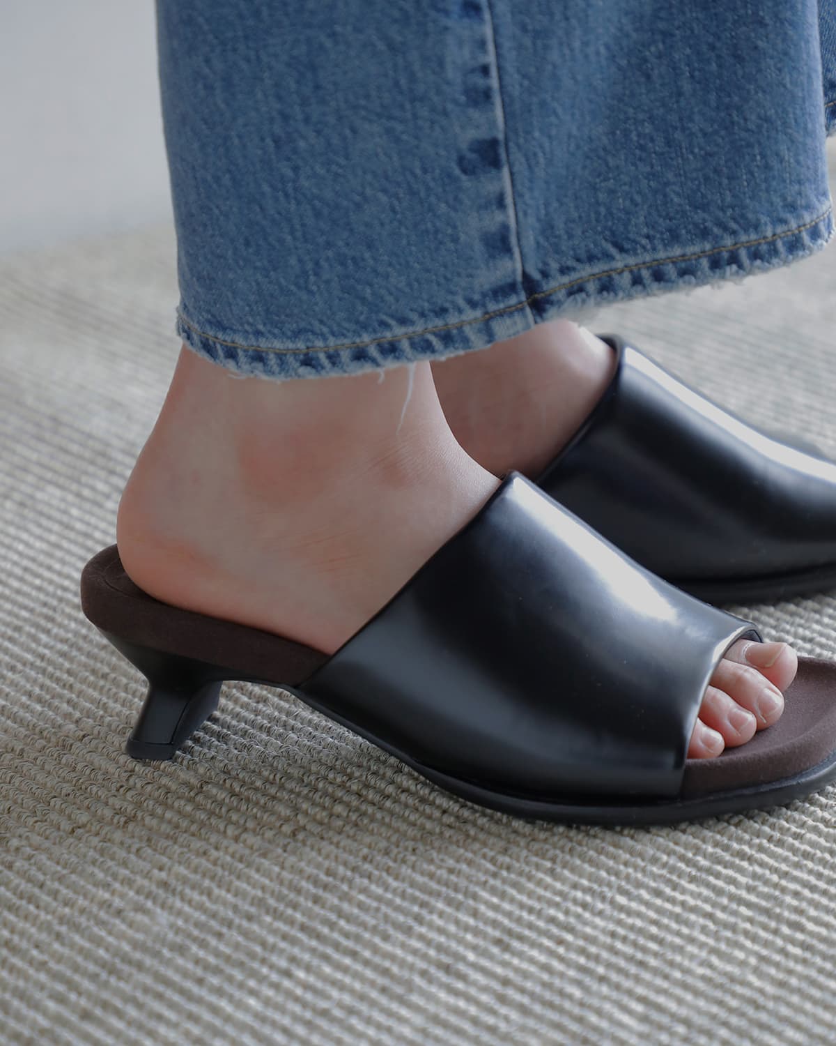 ALM. アルム パフィー サンダル “RABBIT PUFFY SANDALS” al136