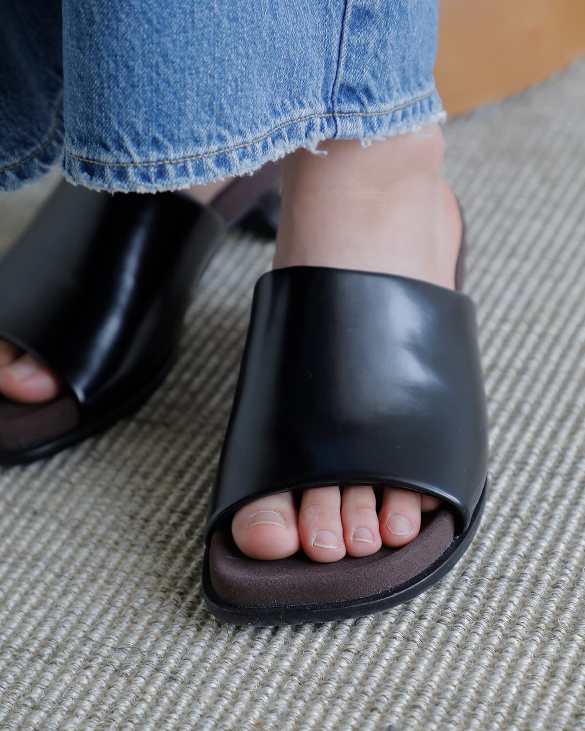 3こ1】【20%OFF】ALM. アルム パフィー サンダル “RABBIT PUFFY