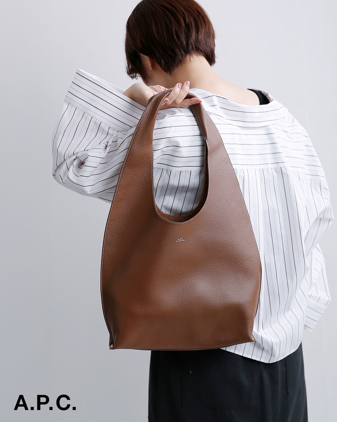 A.P.C. アー ペー セー グレインレザー ショルダーバッグ LE NEIGE