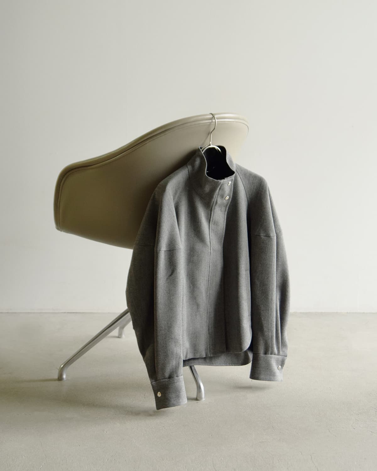 support surface サポートサーフェス ウール スタンドカラー